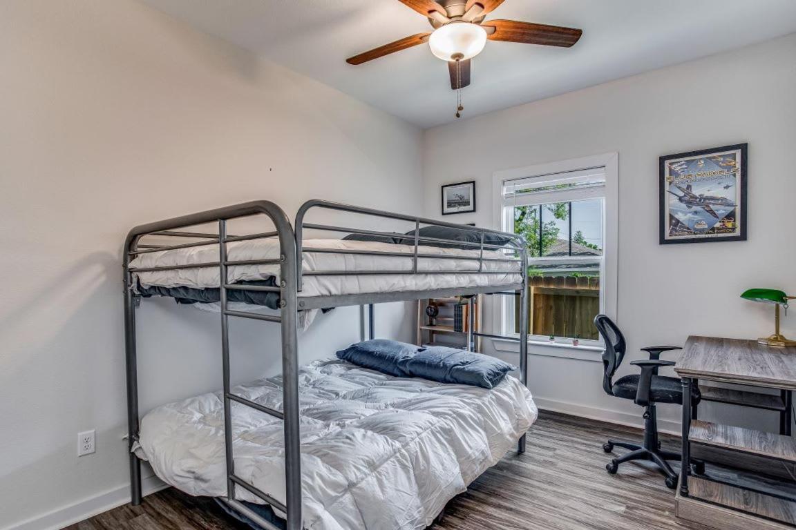 Beach Flow Bungalow-Mins To Downtown-Dining-Base Pensacola Esterno foto